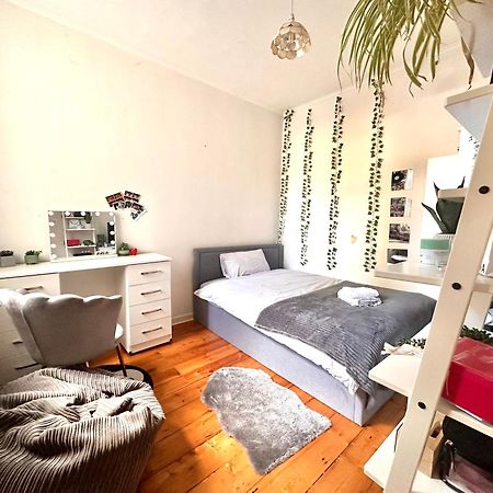 A Lovely Guest Room In West London Eksteriør bilde