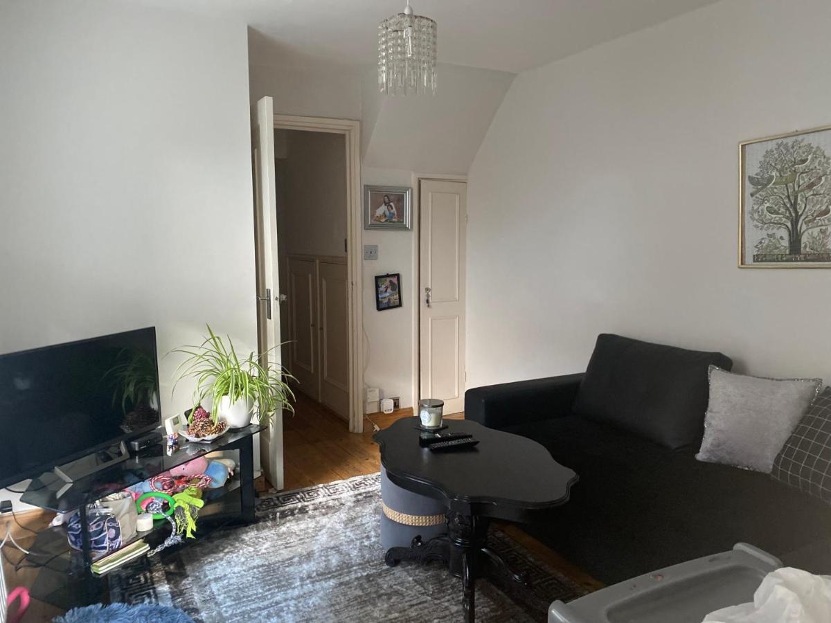 A Lovely Guest Room In West London Eksteriør bilde